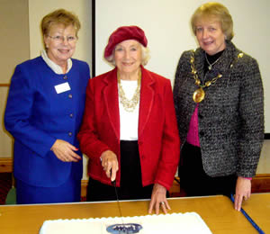 Vera Lynn launches Neighbourly Care